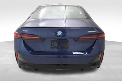 2027 BMW 550e 550e xDrive