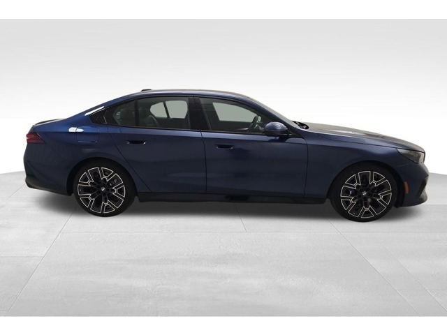 2027 BMW 550e 550e xDrive
