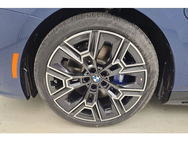 2027 BMW 550e 550e xDrive