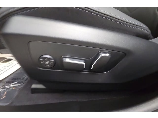 2027 BMW 550e 550e xDrive