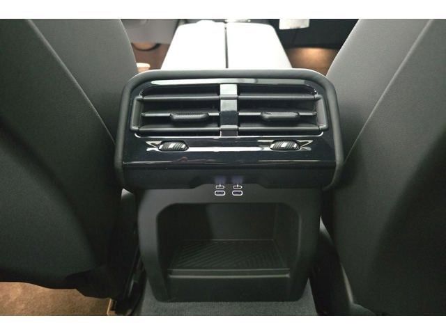 2027 BMW 550e 550e xDrive
