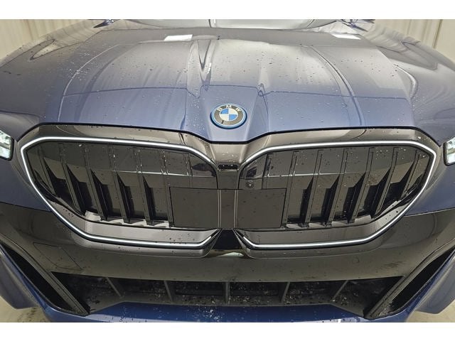 2027 BMW 550e 550e xDrive