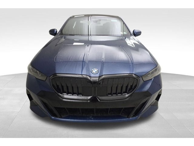 2027 BMW 550e 550e xDrive