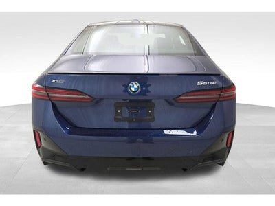 2027 BMW 550e 550e xDrive