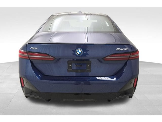 2027 BMW 550e 550e xDrive