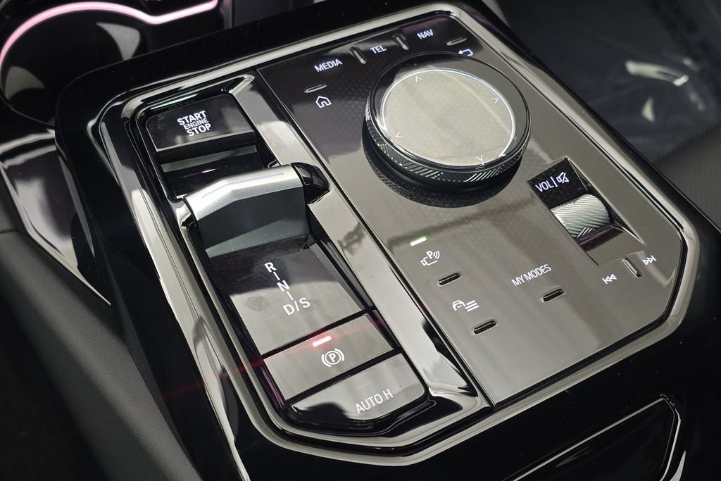 2027 BMW 550e 550e xDrive