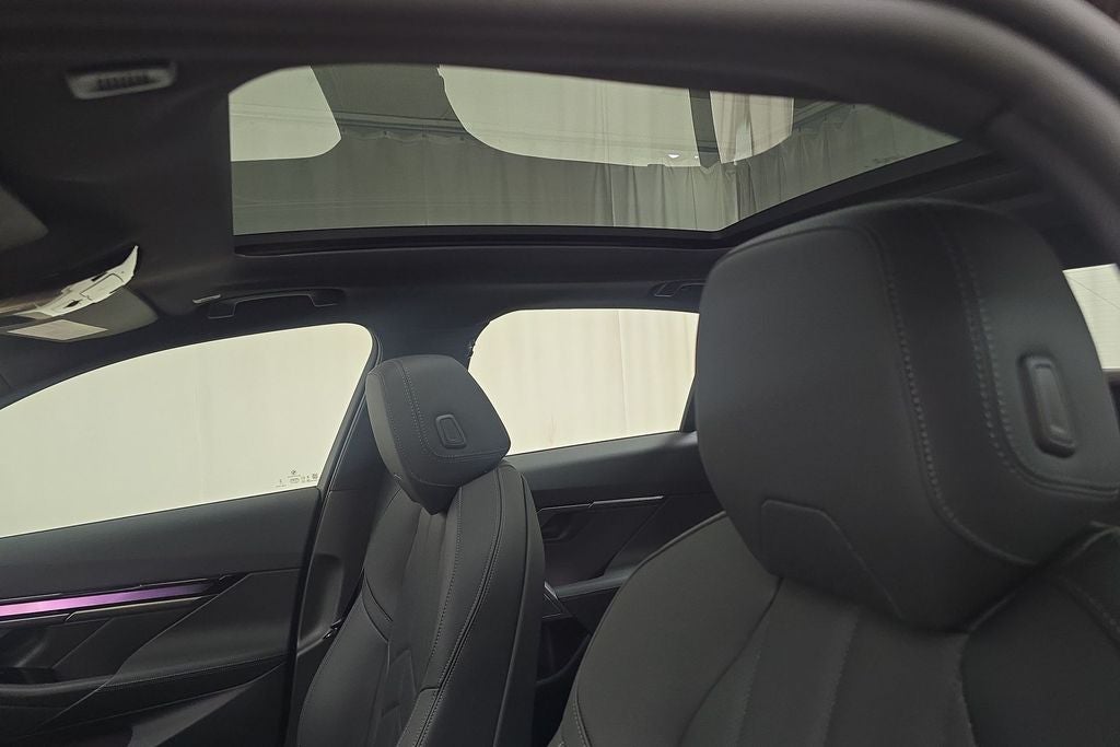 2027 BMW 550e 550e xDrive