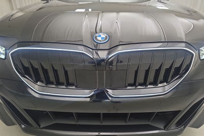 2027 BMW 550e 550e xDrive