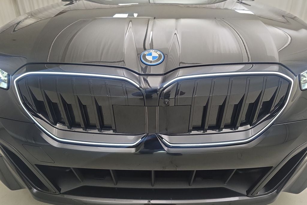 2027 BMW 550e 550e xDrive