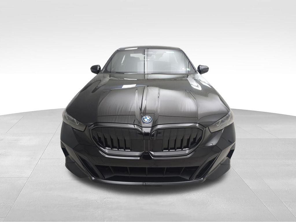 2027 BMW 550e 550e xDrive