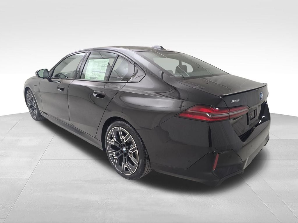 2027 BMW 550e 550e xDrive