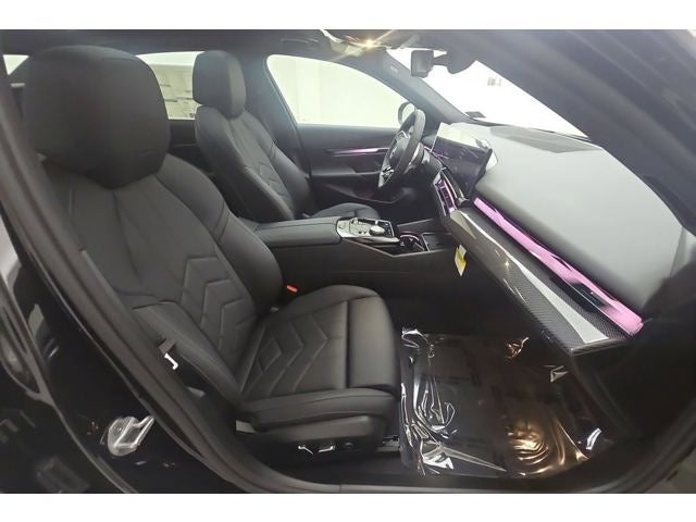 2027 BMW 550e 550e xDrive