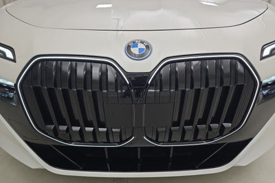 2026 BMW 750e xDrive 750e xDrive