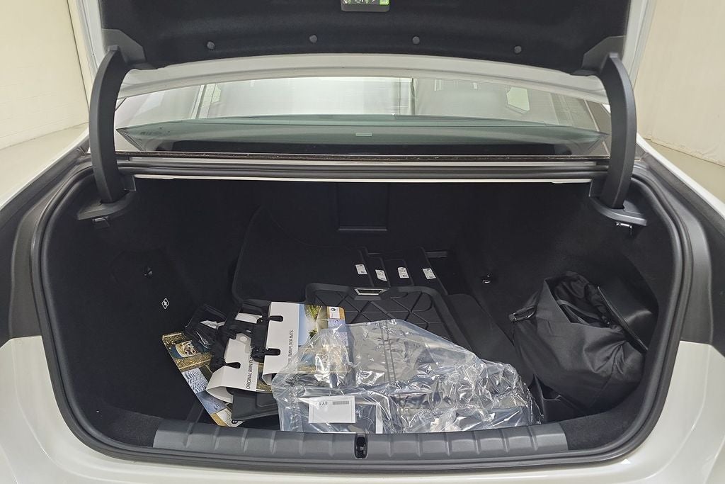 2026 BMW 750e xDrive 750e xDrive
