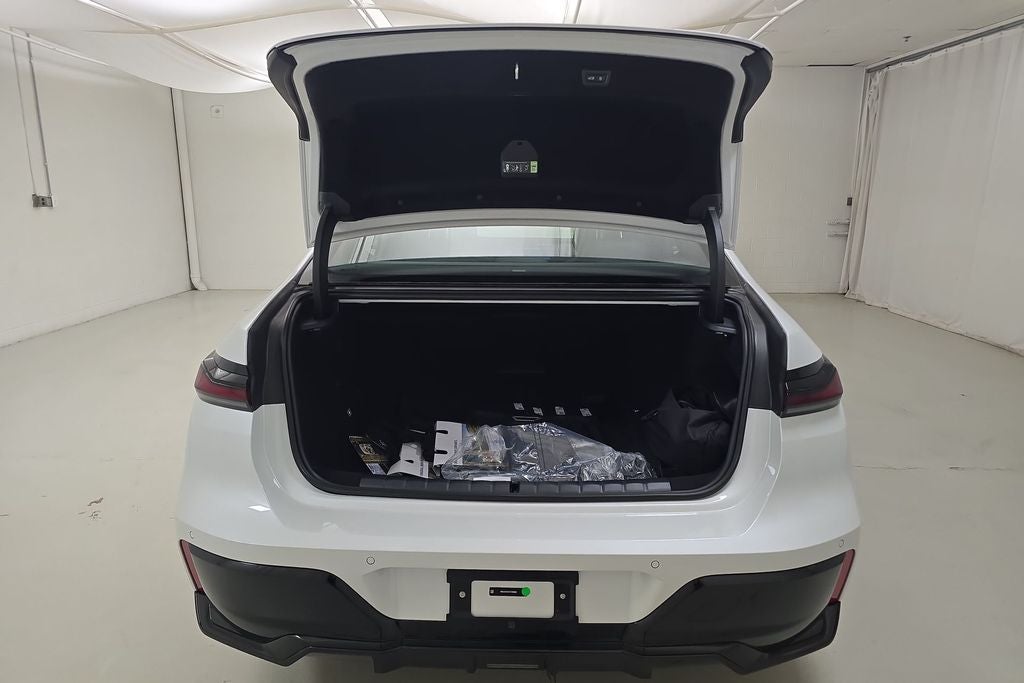 2026 BMW 750e xDrive 750e xDrive