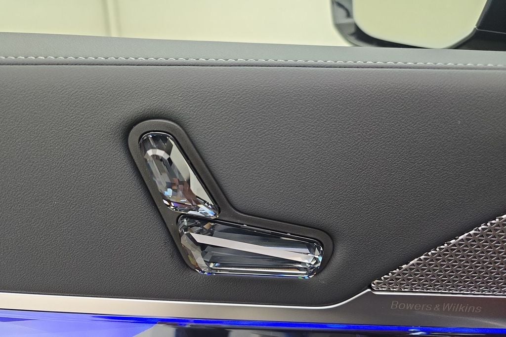 2025 BMW 750e xDrive 750e xDrive
