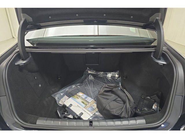 2025 BMW 750e xDrive 750e xDrive