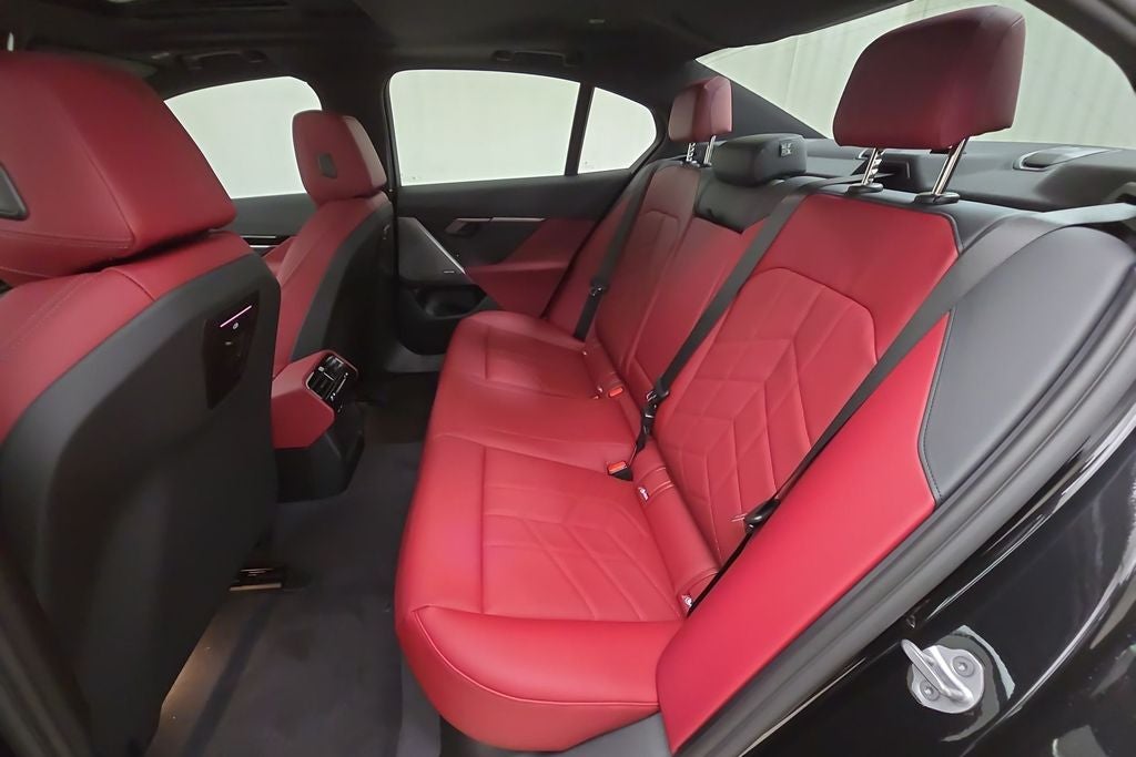 2025 BMW 5 Series 530i xDrive