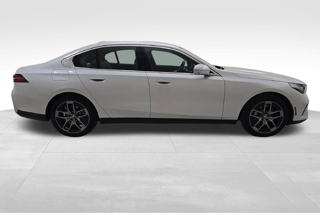 2027 BMW 530i 530i xDrive