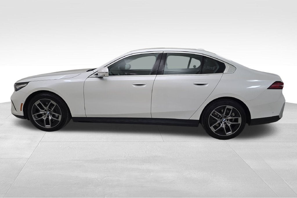 2027 BMW 530i 530i xDrive