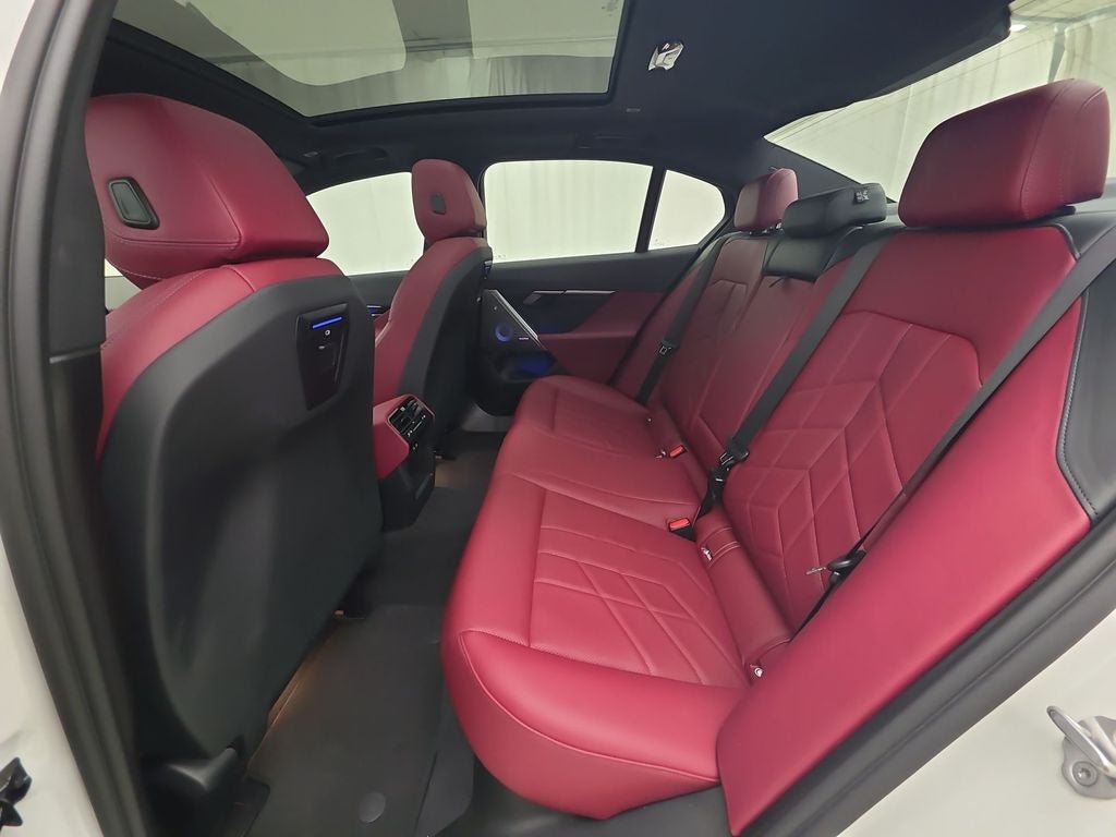 2025 BMW i5 xDrive40 xDrive40