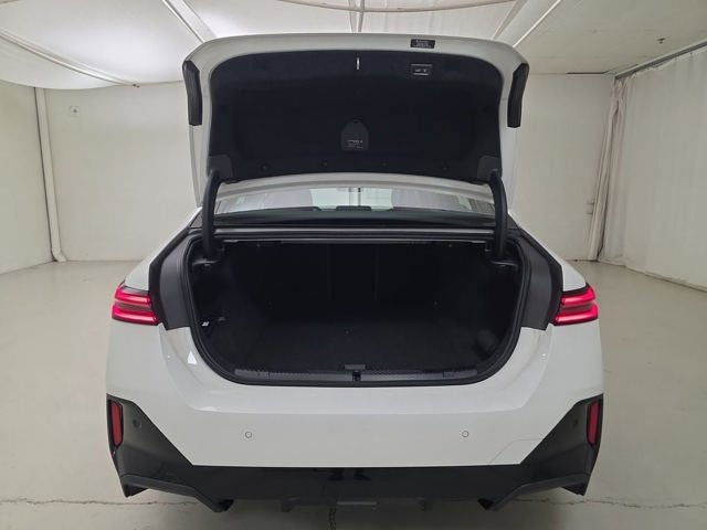 2025 BMW i5 xDrive40 xDrive40