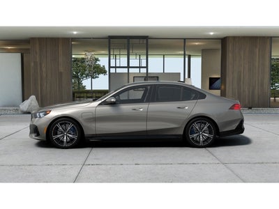 2027 BMW 550e 550e xDrive