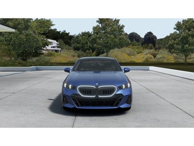2027 BMW 550e 550e xDrive